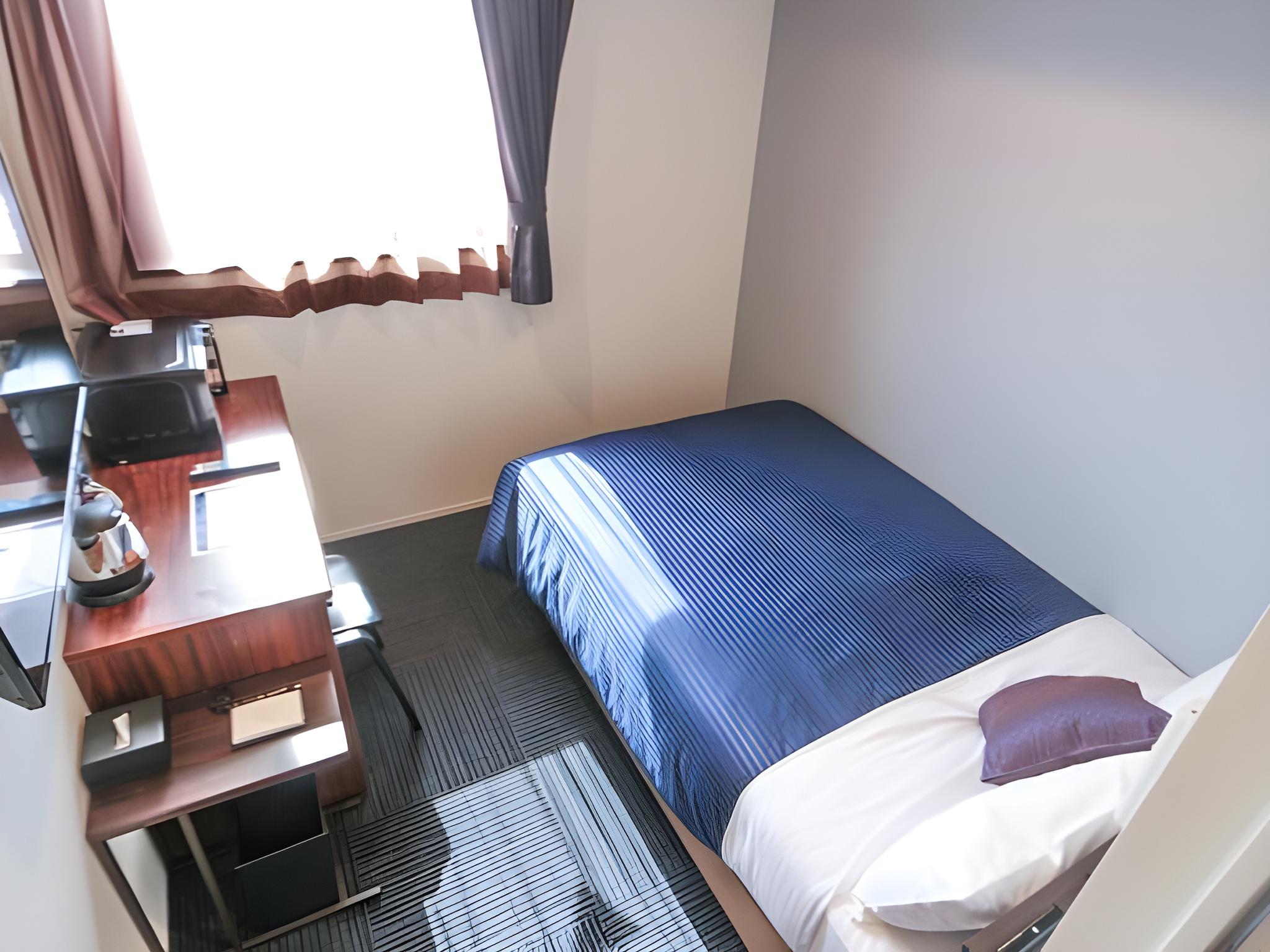 Room, Single, Semi Double Bed, Smoking
