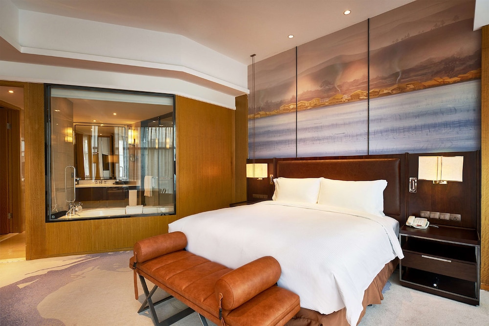 DoubleTree by Hilton Ningbo Beilun 19/58