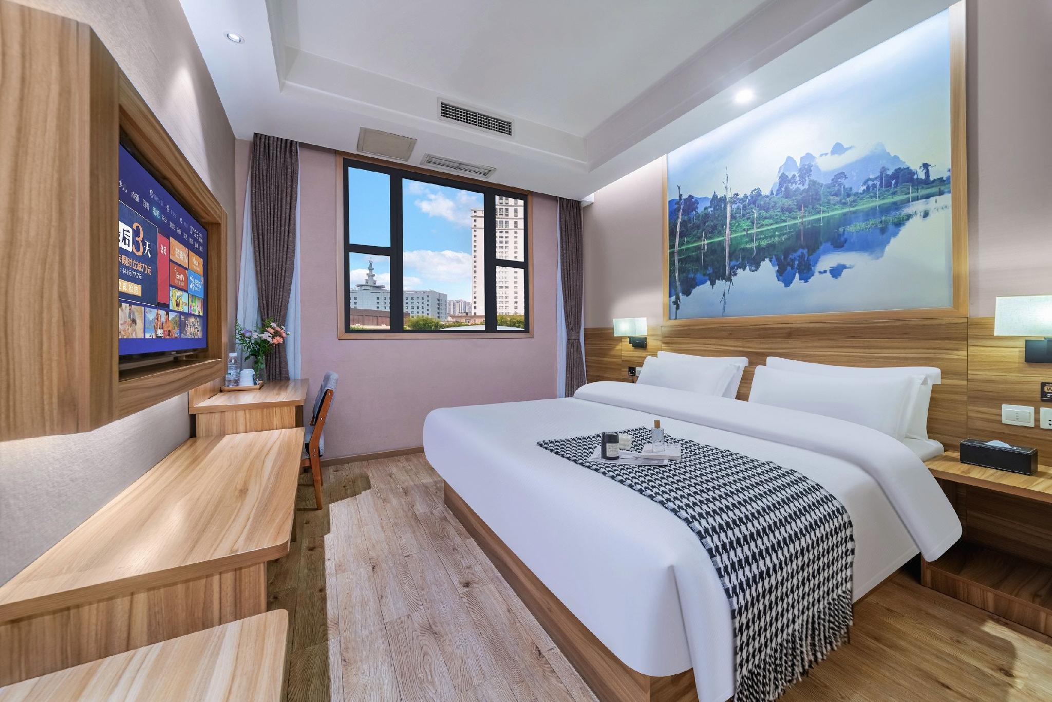 Seaman Hotel (Chongqing Jiazhou Hongqi Hegou Light Rail Station) 19/42