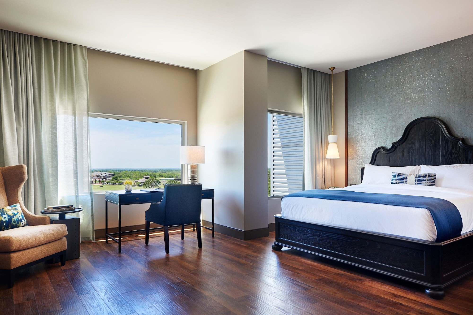 Executive, King Bed