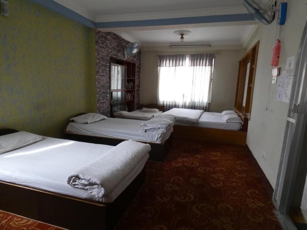 Sara's Backpackers Hotel 21/74