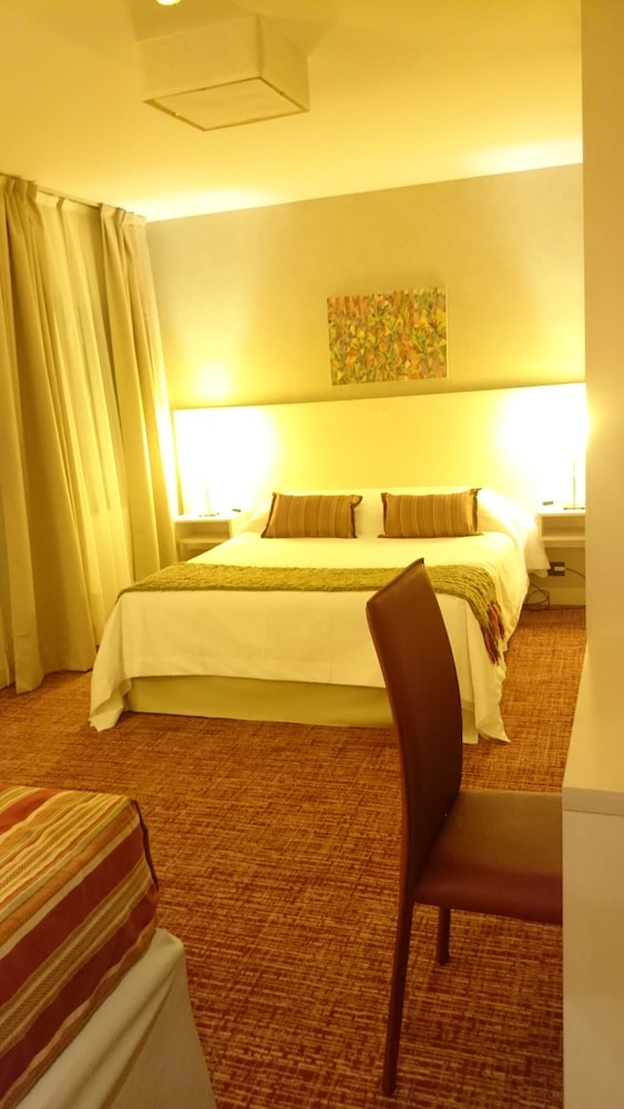 Hotel De Los Andes 7/23