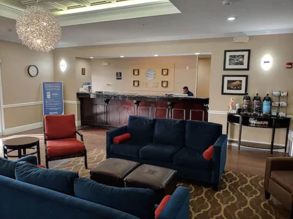 Comfort Inn & Suites Marianna I-10 31/38