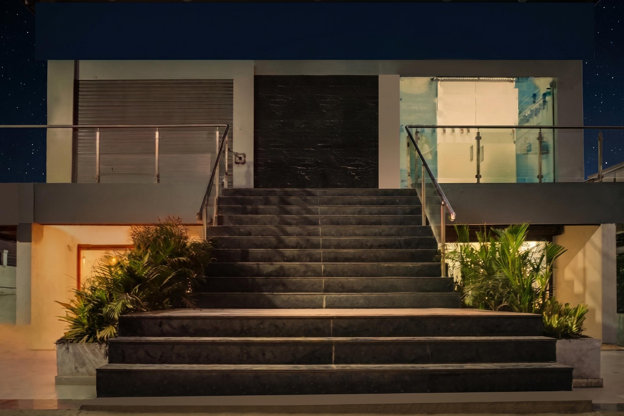 Super Townhouse Lohegaon Near Pune Airport formerly Landmark Regency 7/29
