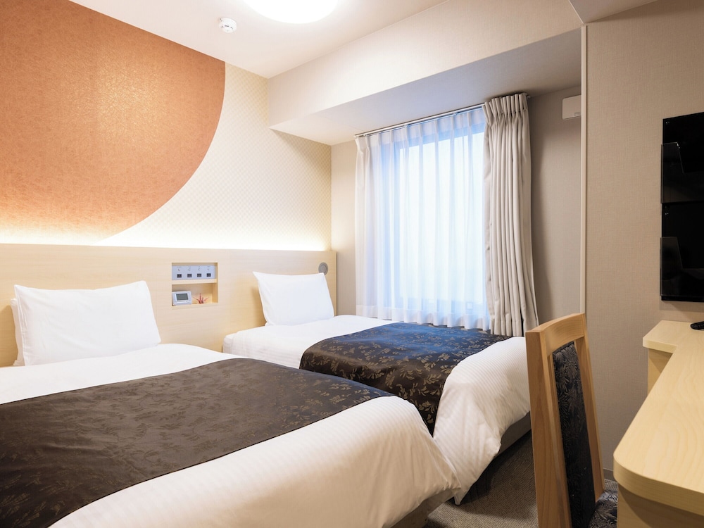 ROOM, TWIN BEDS