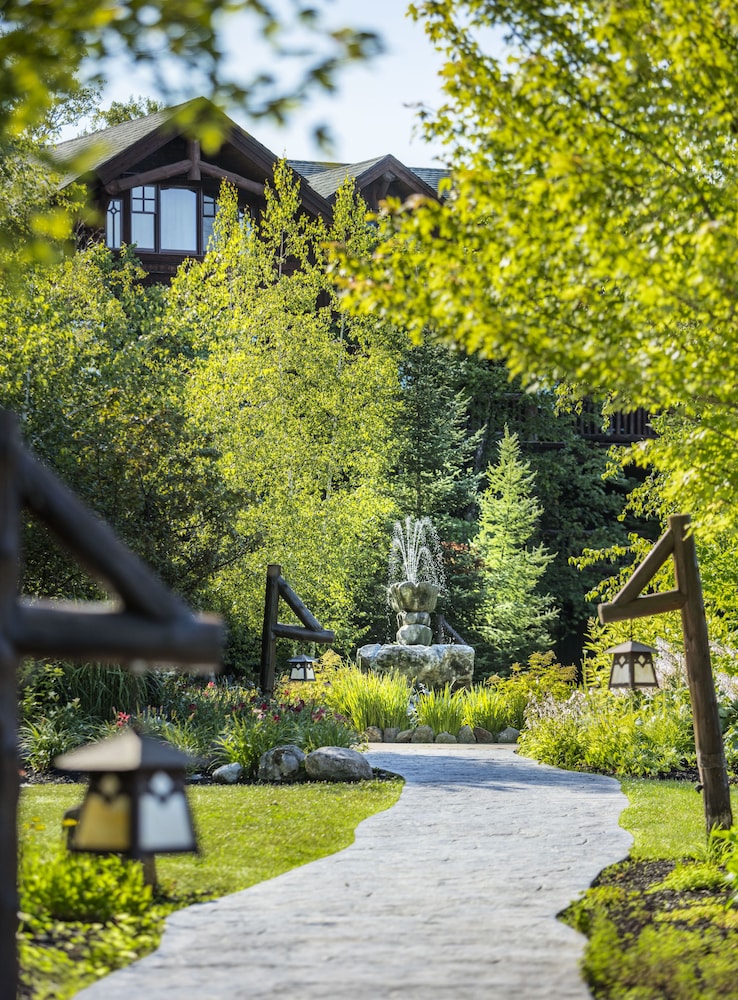 Whiteface Lodge 76/80