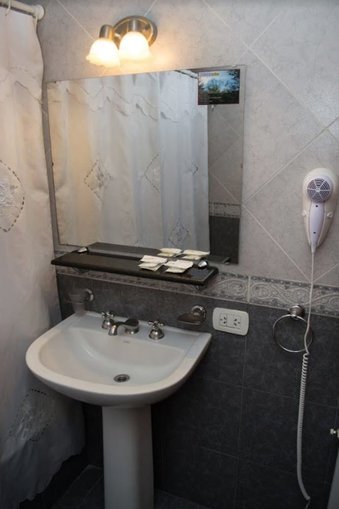 Marcopolo Suites Calafate 48/49