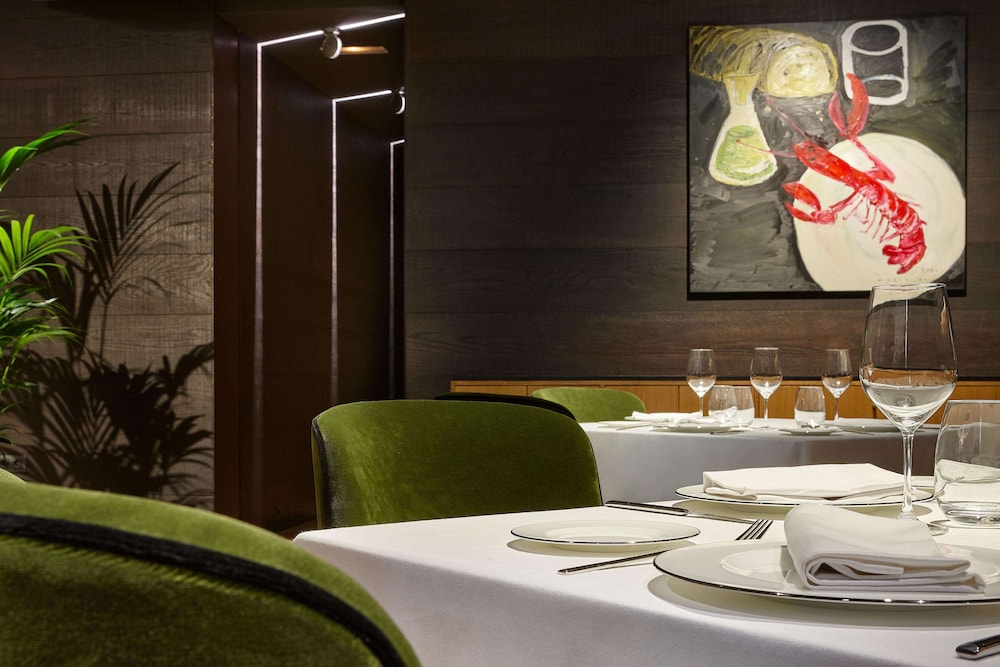 The Artist Grand Hotel of Art 67/74
