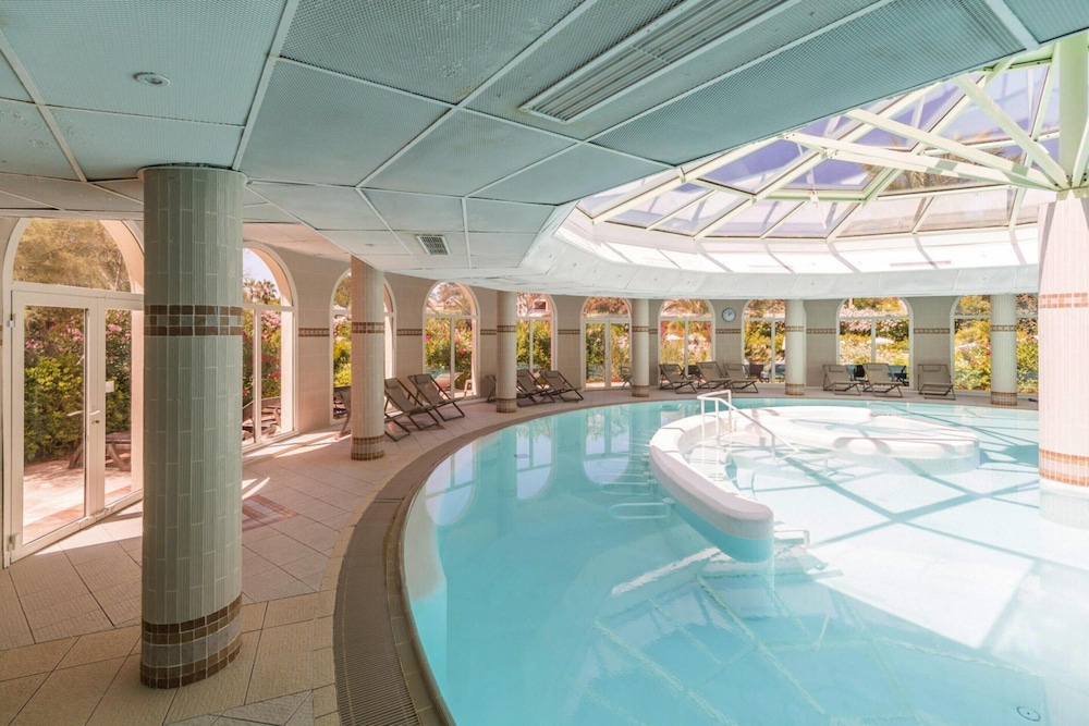 swimming pool spa