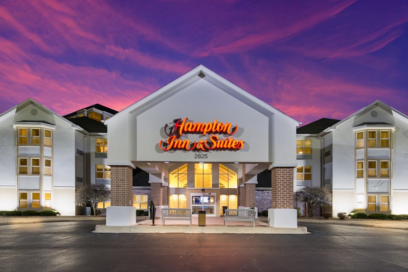 Hampton Inn Suites Chicagohoff 2/52