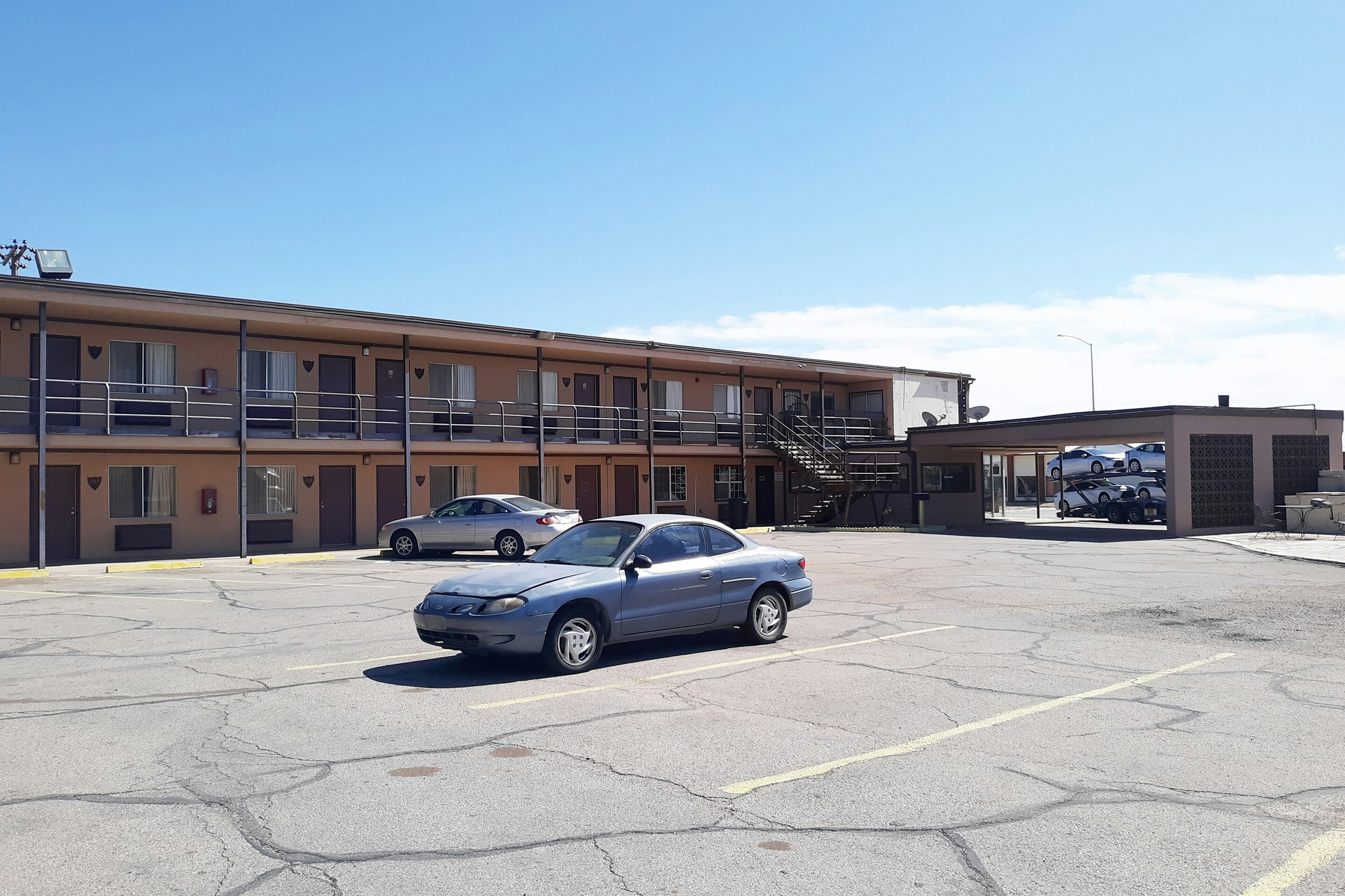 Hotel Kings at Clovis 18/22