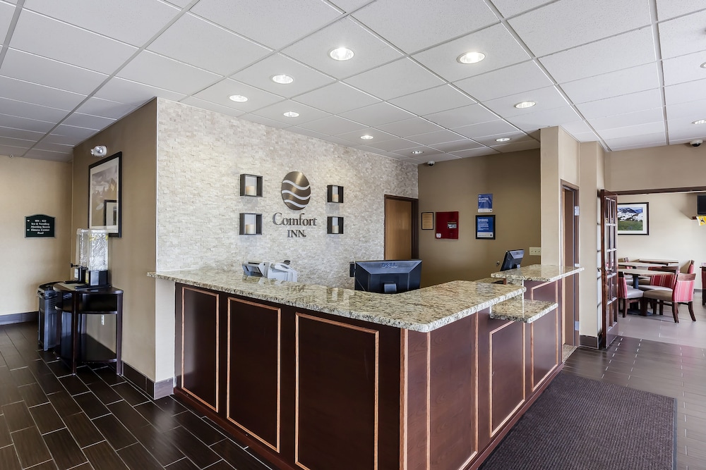 Comfort Inn & Suites Near University Of Wyoming 11/40