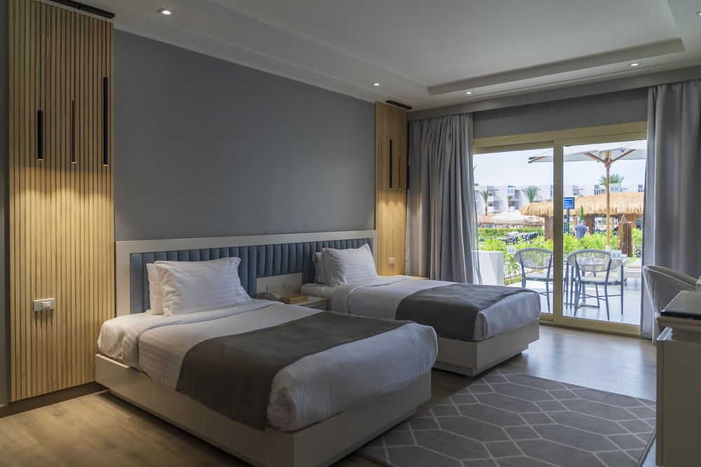 SUNRISE Crystal Bay Resort Grand Select 14/50