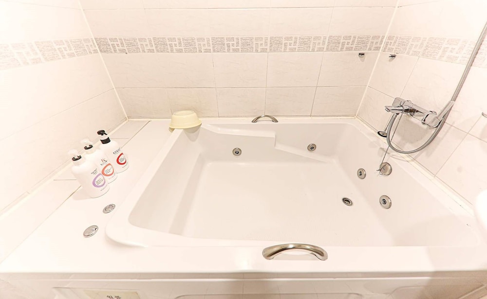 Cheonan Business Hotel 45/50