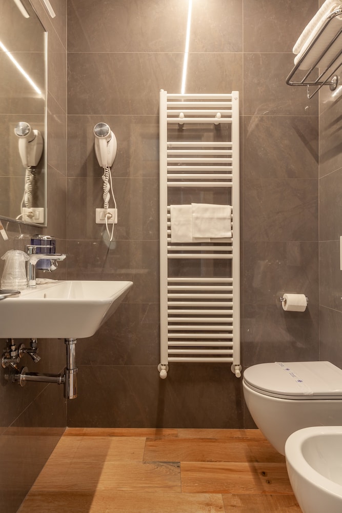 HOTEL RESIDENZA CAVALLINI 32/32
