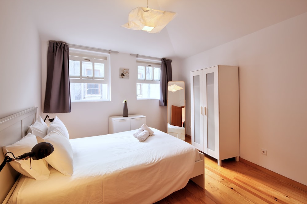 Aparthotel Oporto Entreparedes 18/77