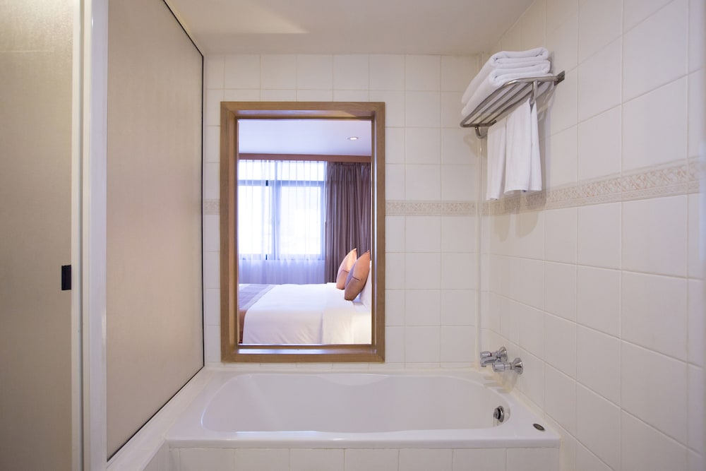 The Tarntawan Hotel Surawong Bangkok 24/60