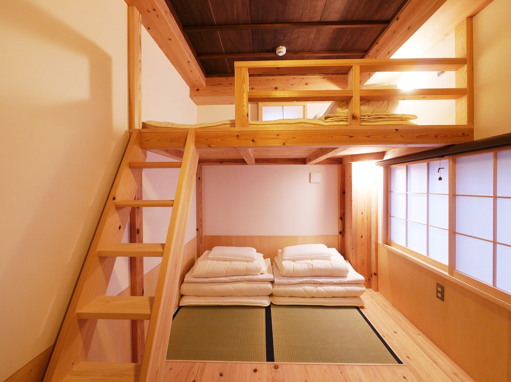 Poly Hostel 2 Namba 18/38