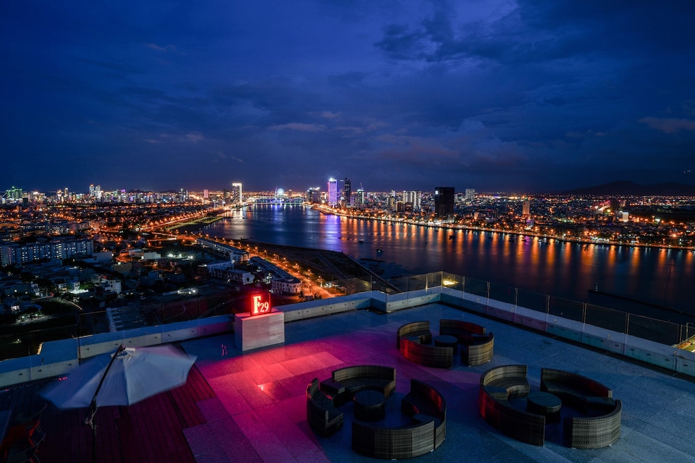 Wyndham Danang Golden Bay 39/50
