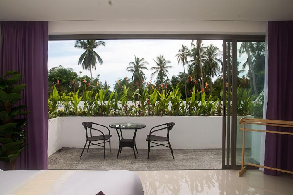 Tropical Sea View Residence 11/60