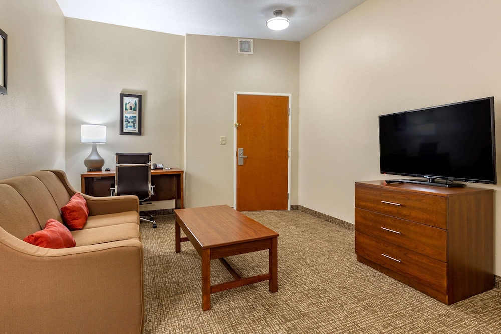 Comfort Suites Clayton Garner 20/31