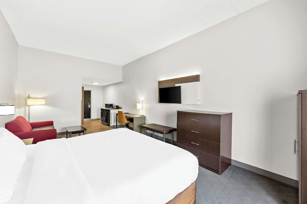 SUITE, KING BED, SOFA, ACCESSIBLE