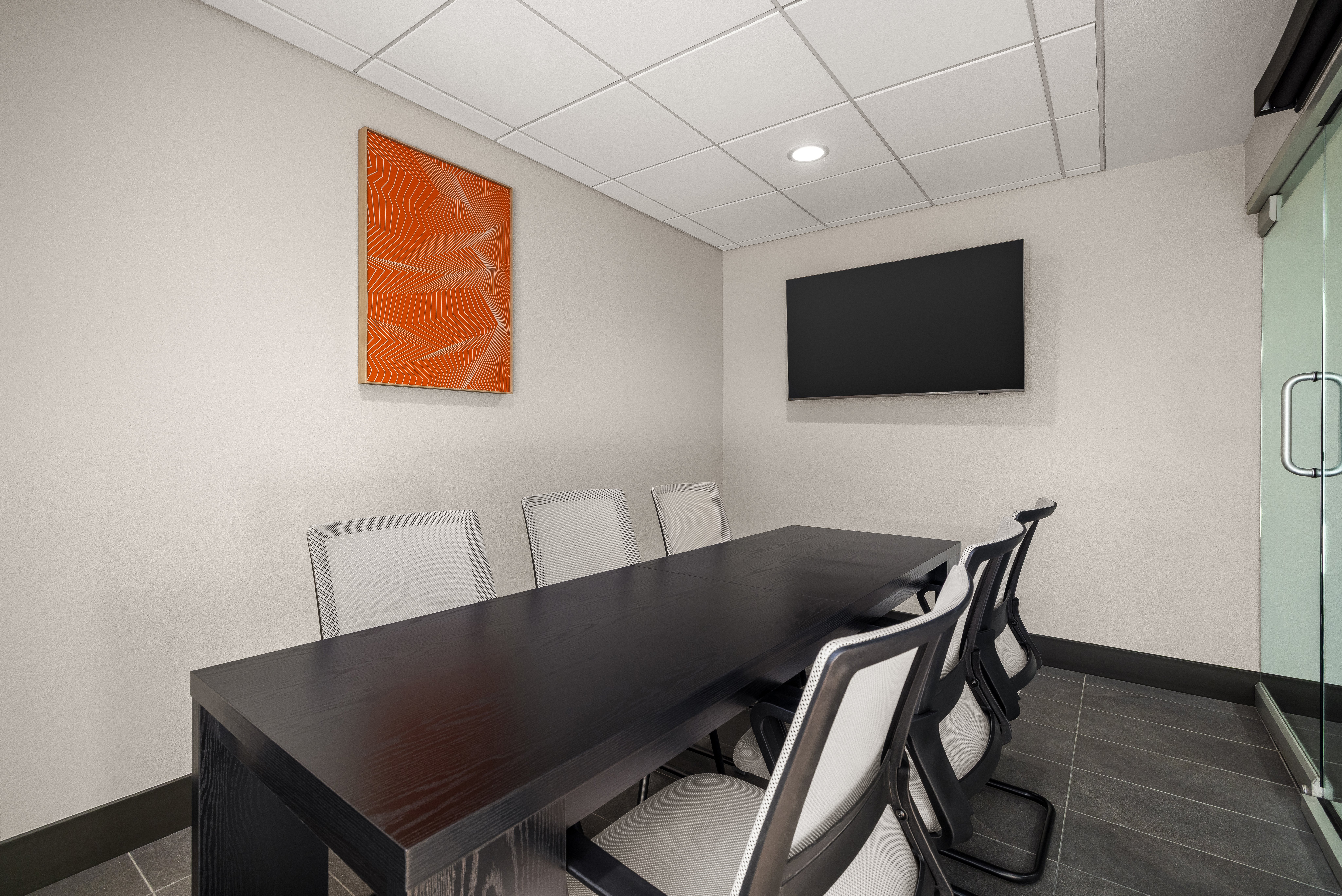 Holiday Inn Express & Suites Phoenix - Midtown 40/54
