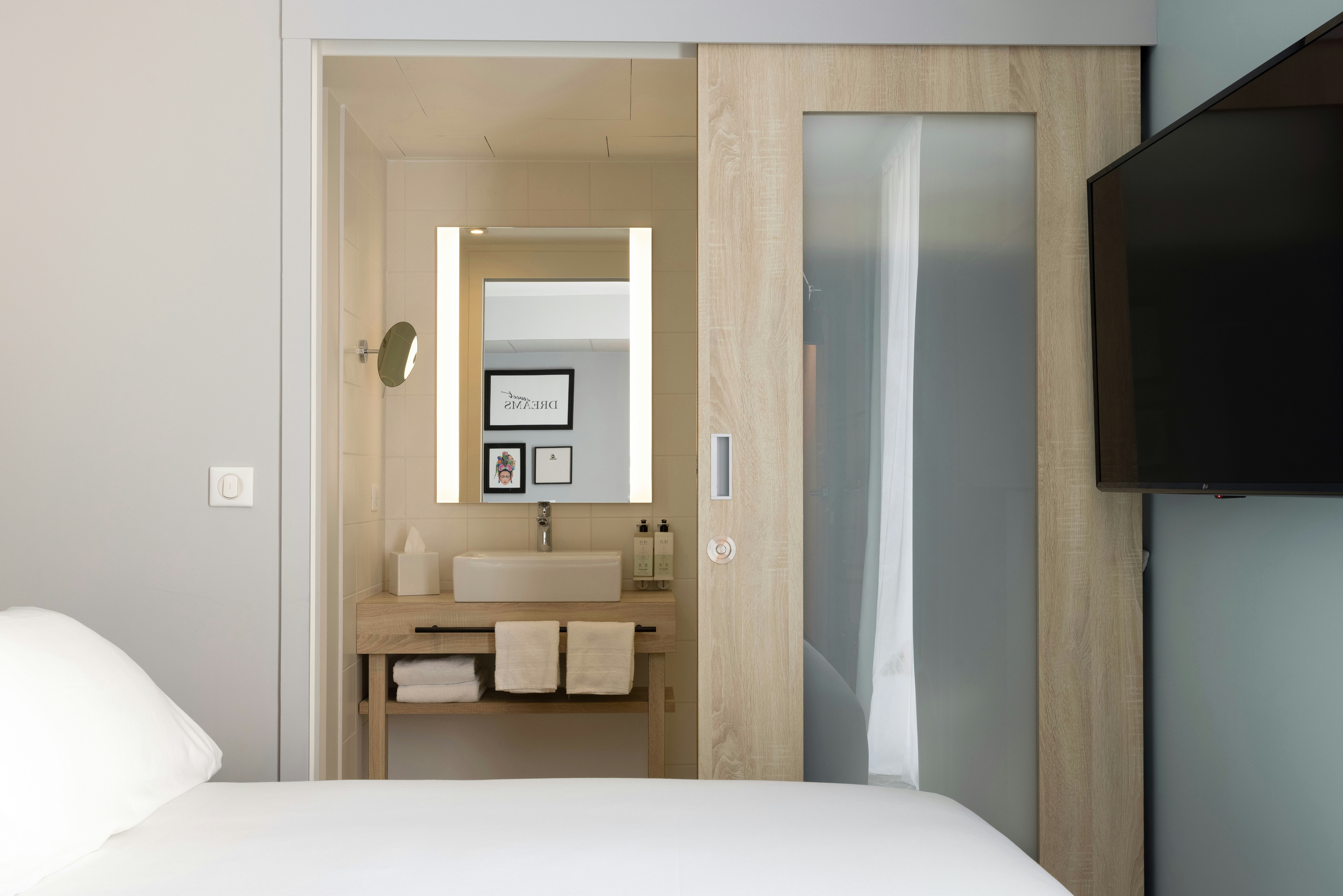 غرفة بسرير كينج، Hampton by Hilton Tours Centre 6/6