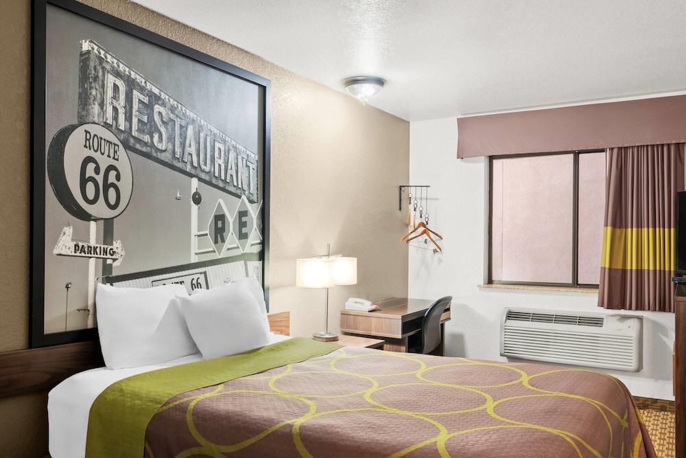 Room, Queen Bed