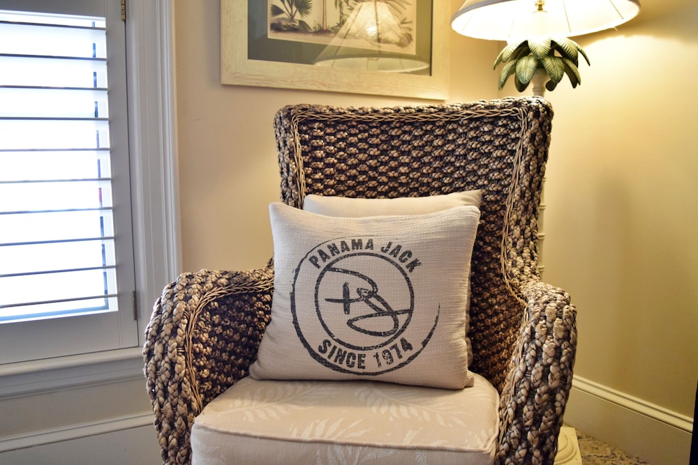 JH Adams Inn, Trademark Collection by Wyndham 40/78