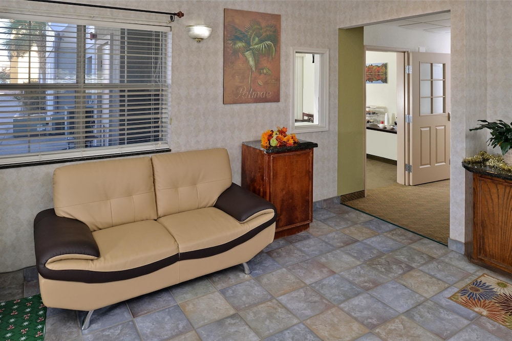 Americas Best Value Inn Suites Winnie 6/17