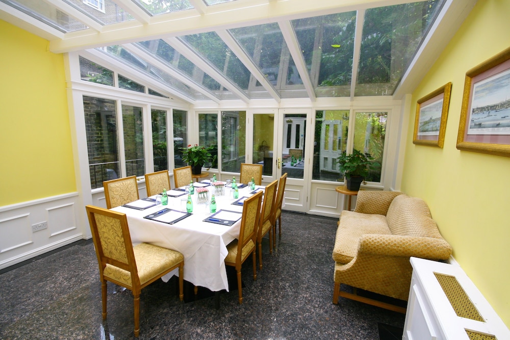 Grange Buckingham Hotel 53/58