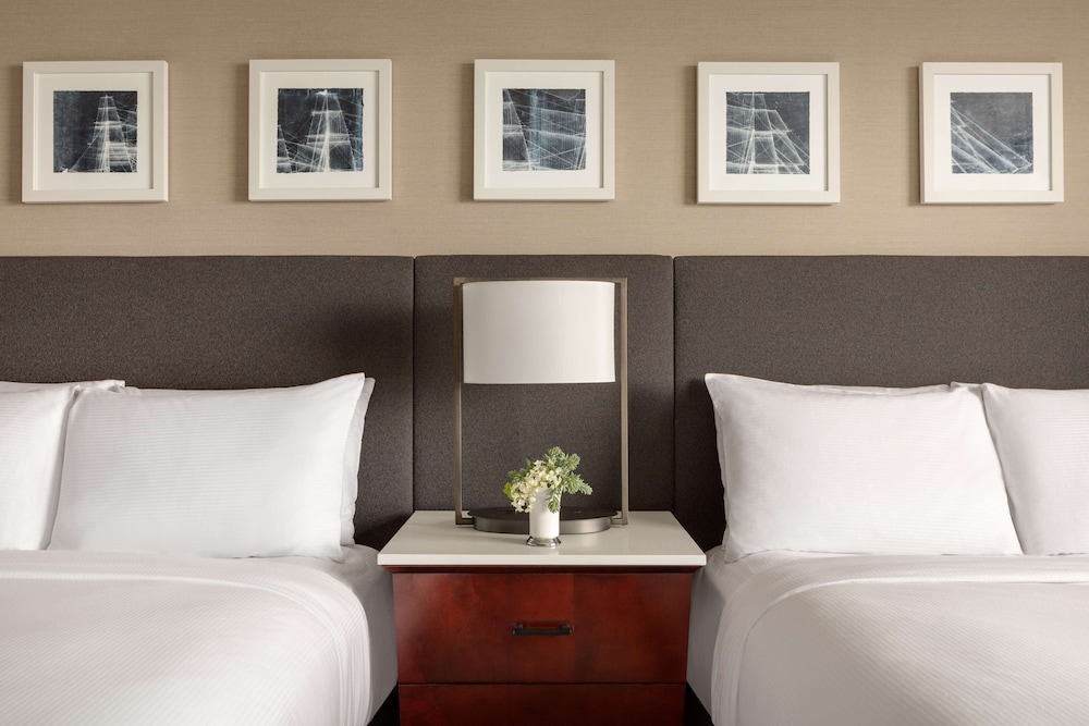 Hotel Champlain Burlington, Curio Collection by Hilton 23/77