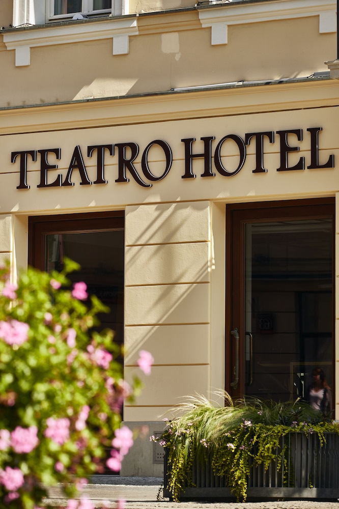 Teatro Hotel 2/50