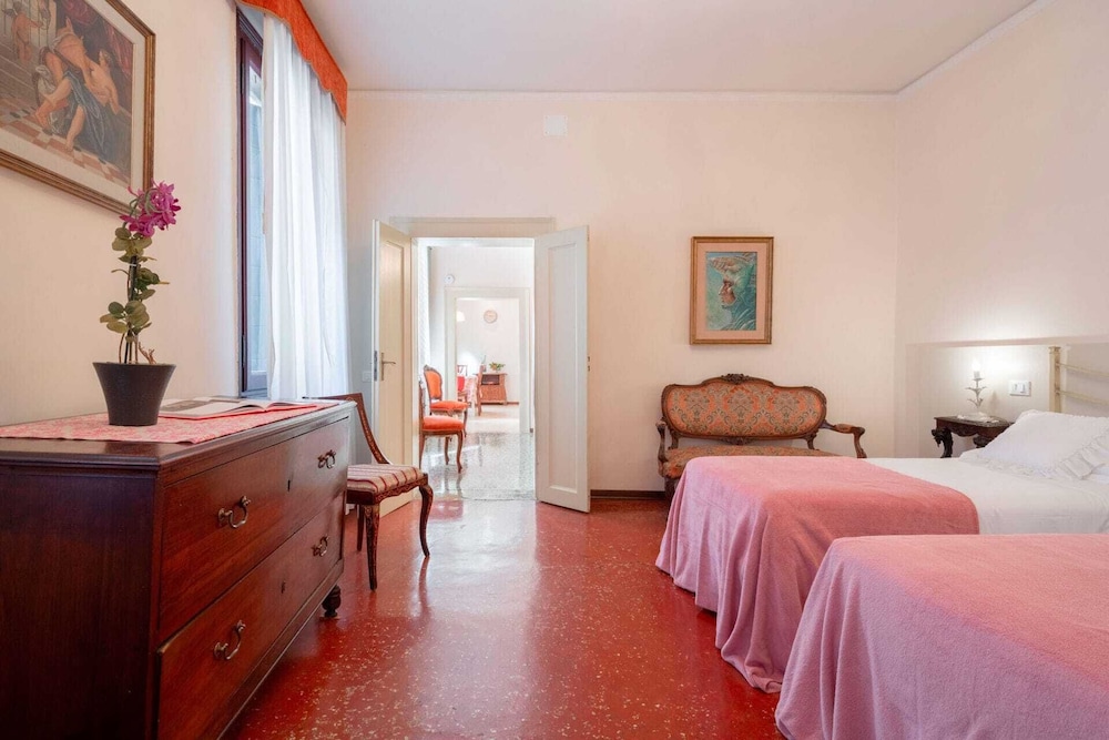 The Arsenal Large Apartment 10/47