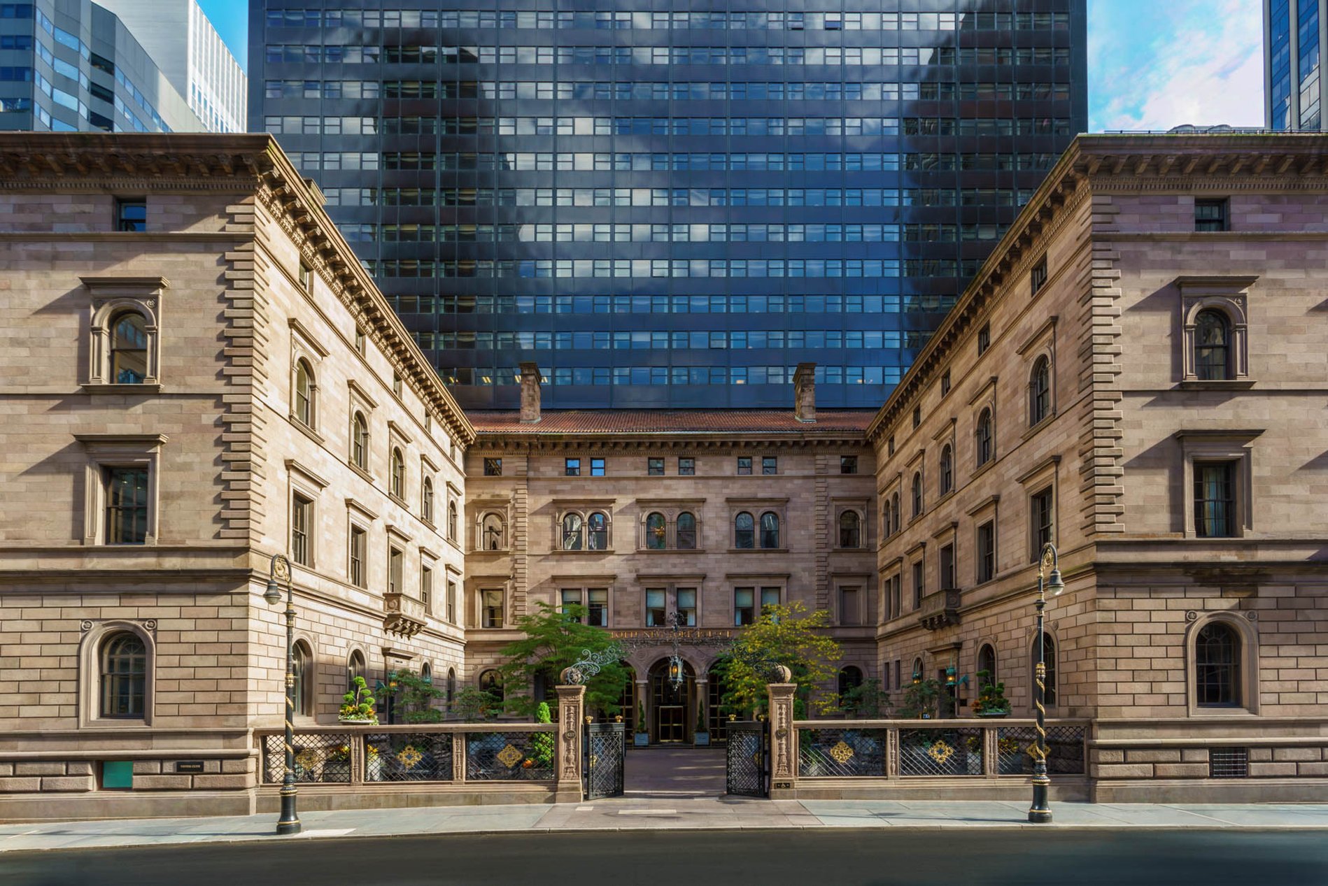 Lotte New York Palace 28/30