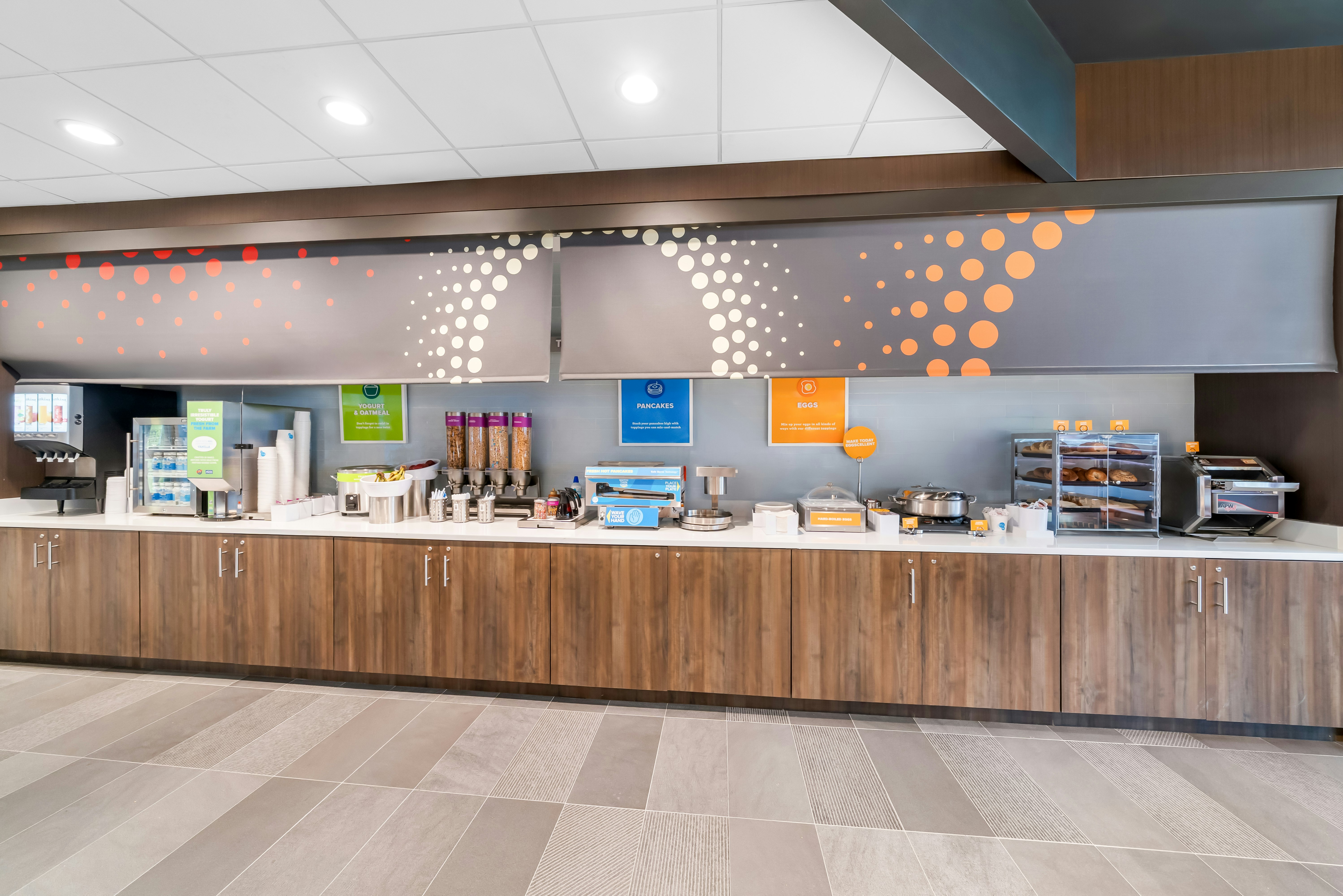 Lobby at Tru by Hilton Brockton, MA, BROCKTON - MA
