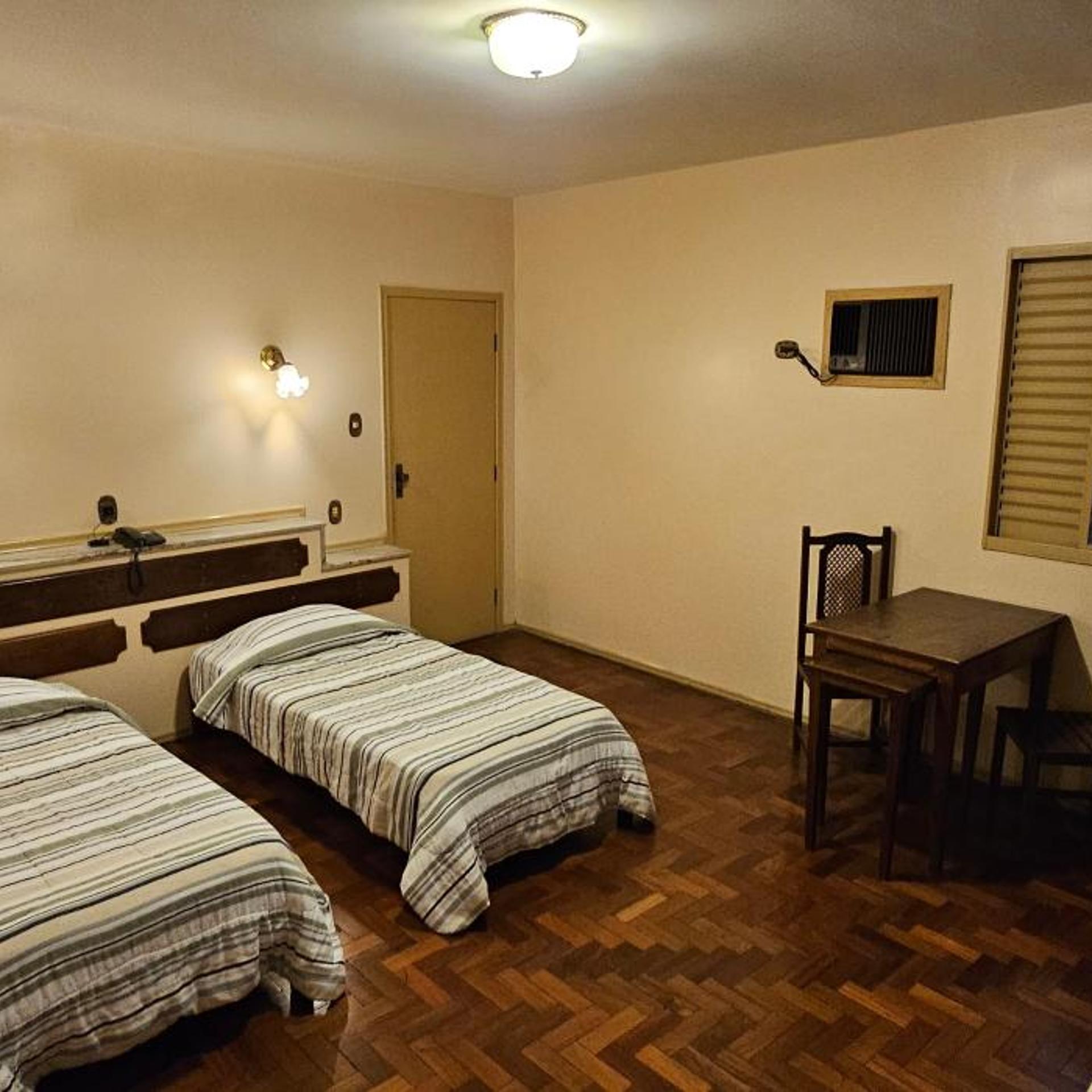 Hotel Colonial 12/44