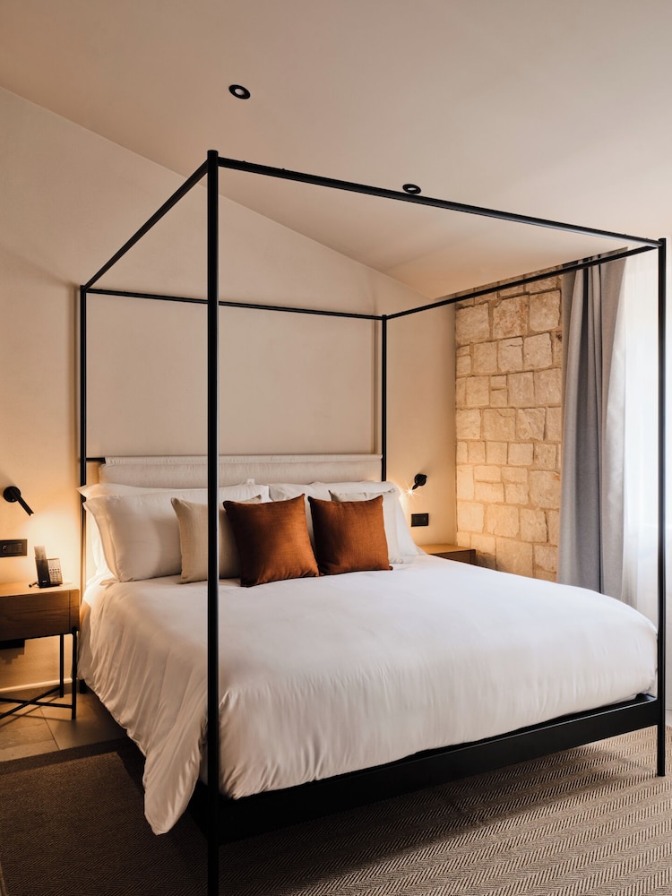 Costa Borgo Ragusa 8/35