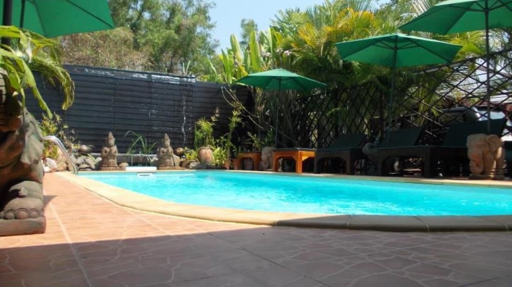 Country View Resort 45/50