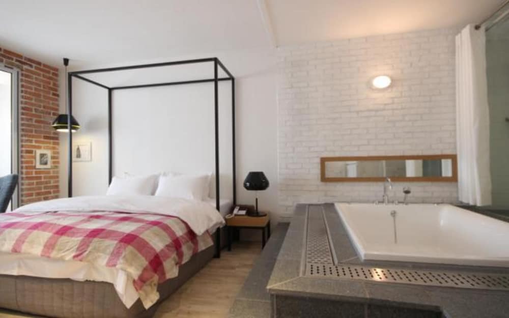 25 Hours Hotel 2 46/50