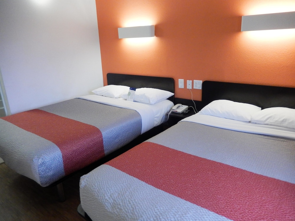 Motel6 Clute, TX 18/38