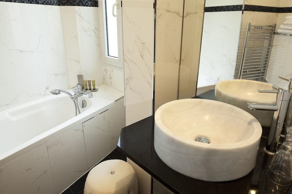 Hotel Riviera Elysees 39/95