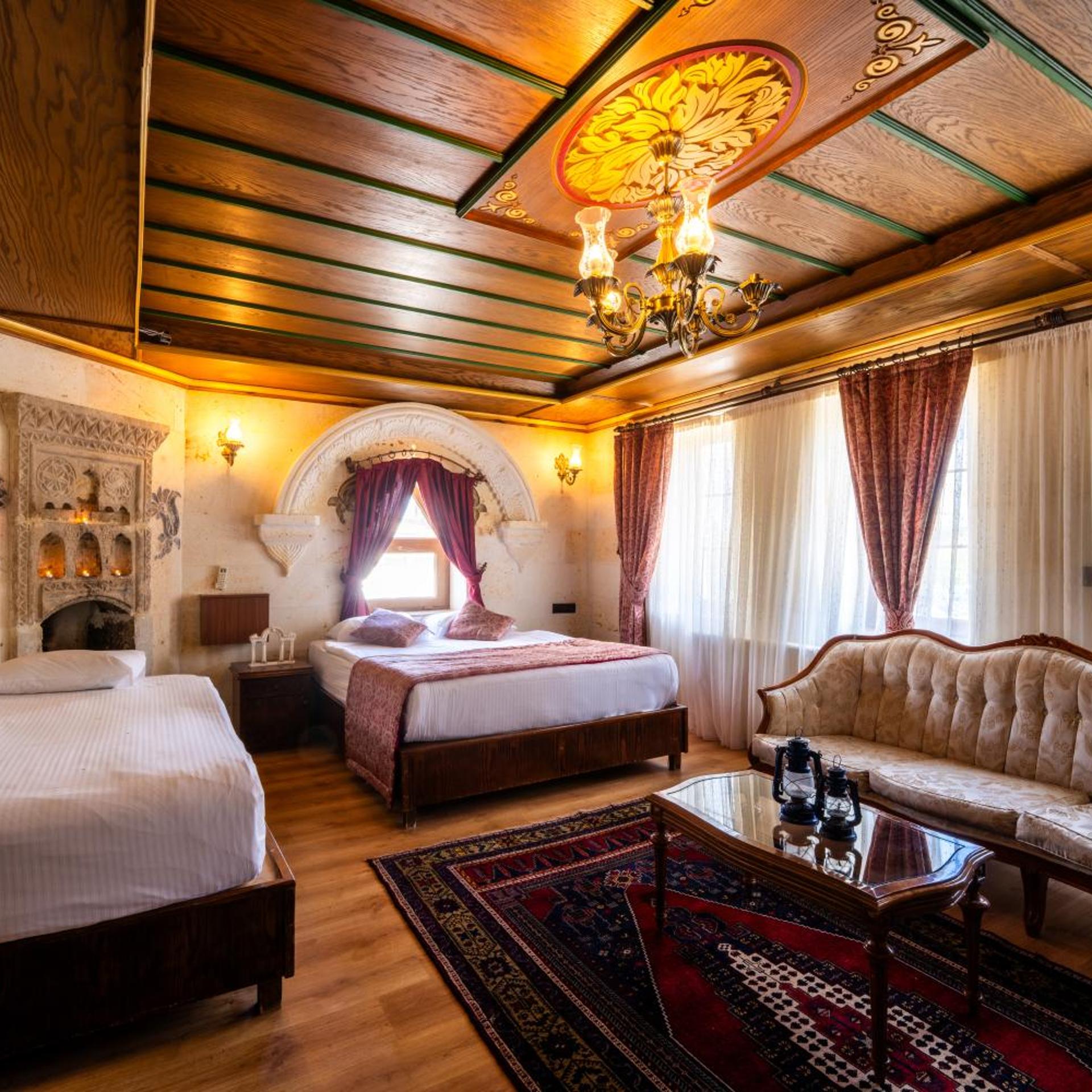 غرفة بسرير كينج بشرفة، Empire Cave Hotel 8/10