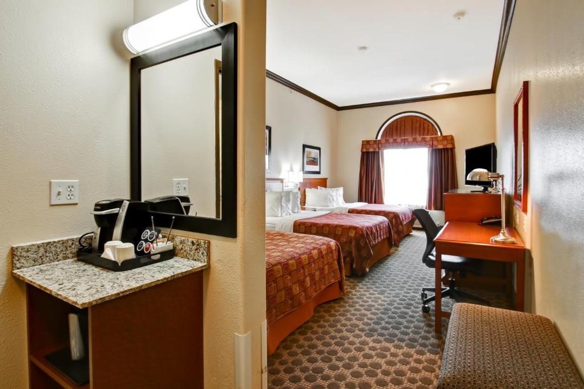 Canalta Rocky Mountain House 23/38