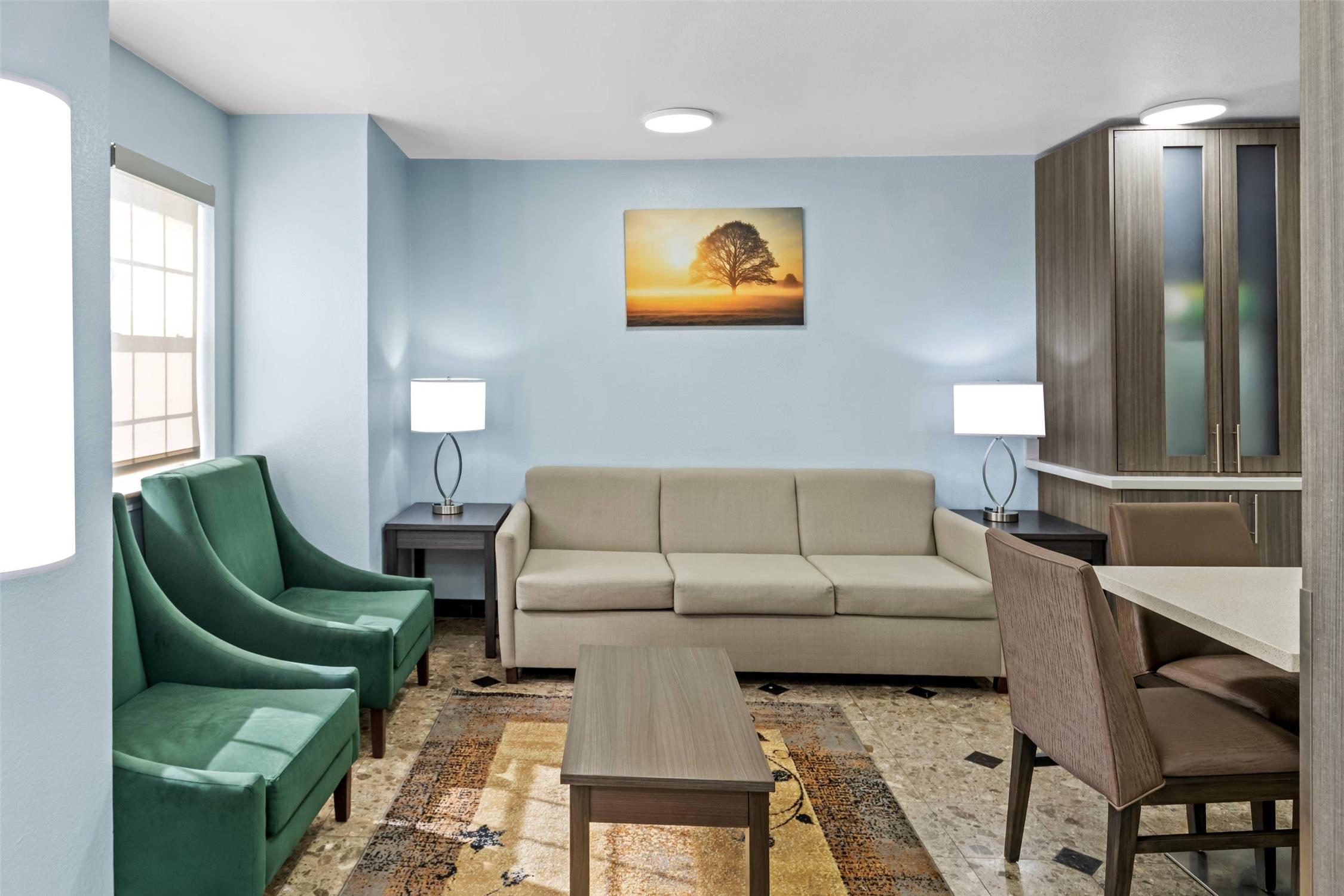 Quality Inn & Suites North Mesquite I-30 22/36