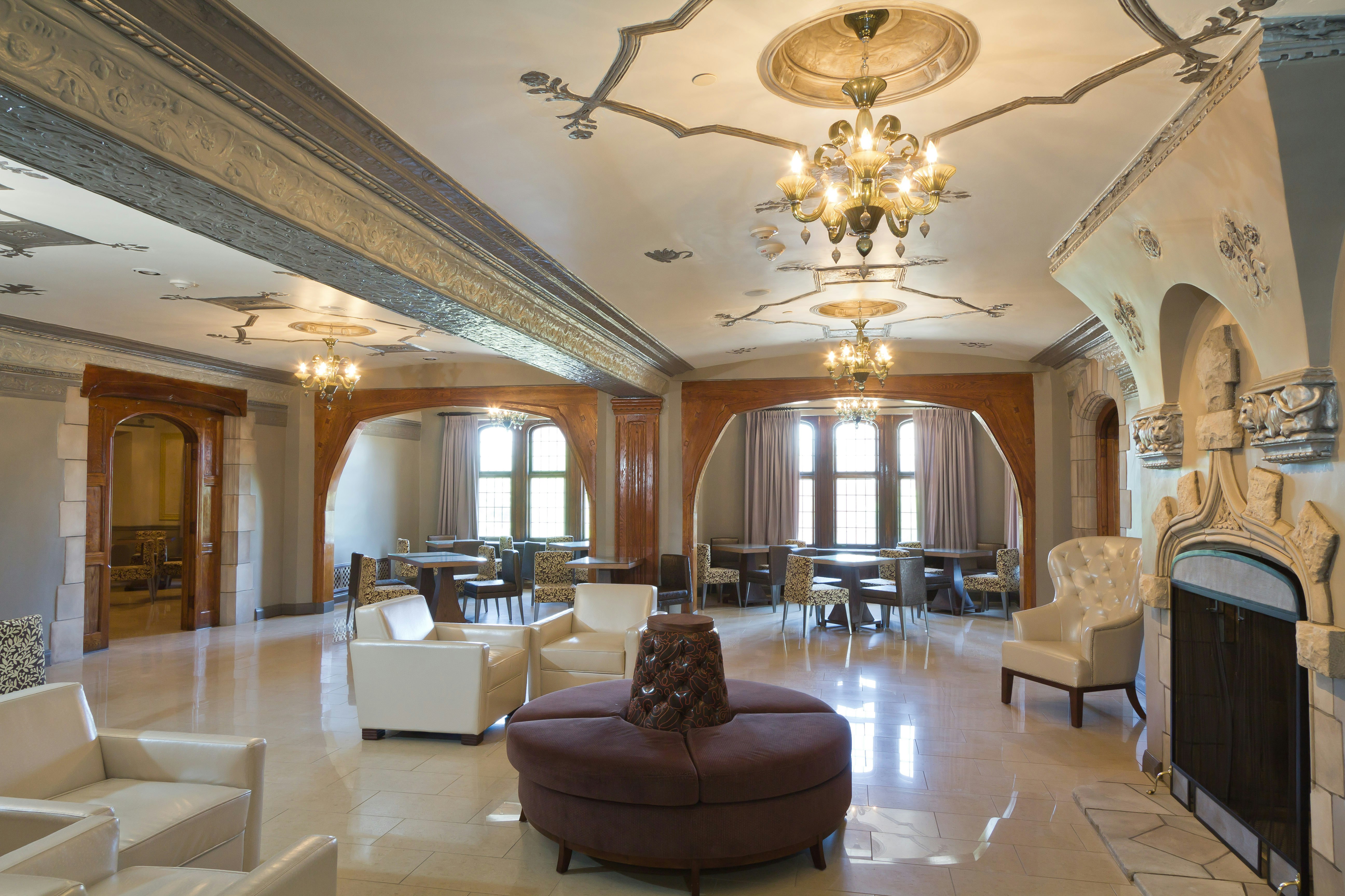 The Tudor Arms Hotel Cleveland - a DoubleTree by Hilton 6/17