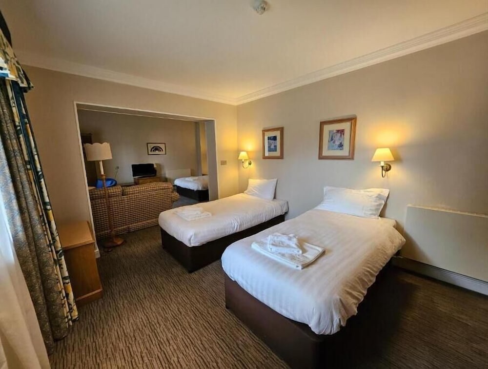 OYO Blaby Westfield Hotel 48/64
