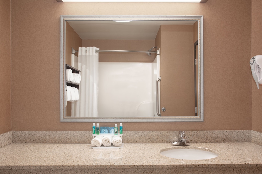 Holiday Inn Express Hotel Suites Yankton 44/71