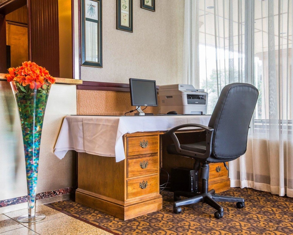 Quality Inn & Conference Center Brattleboro North 62/64
